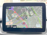 ●ベンツ純正ナビ:一体感のあるナビは、高級感ある車内を演出してくれます。Bluetooth再生などオーディオ機能も充実しておりますので、運転もより楽しめます♪