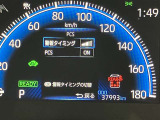 視認性のいいメーターを採用しており、快適なドライブをサポートします。