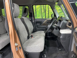 運転席シート廻りは使用感も少なく、良好な状態となっています。丁寧に使われていたことがよくわかりますね。
