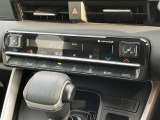 オートエアコン★温度を設定すれば車内を快適な温度に保ってくれます♪寒い日のドライブを快適にしてくれるシートヒーターも付いてます♪
