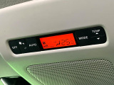 【リアオートエアコン】広い後部座席には必須の機能!風量や温度を自動で調整し前席と同様な車内環境にしてくれるリアオートエアコンを装備。夏の暑さも冬の寒さもストレスなく快適にお過ごしいただけます♪