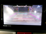 バックカメラの画像です。ガイドラインがスムースな車庫入れをサポートいたします!車庫入れの安心感がアップしますね☆