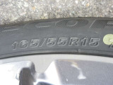 タイヤサイズは、165/55R15です。