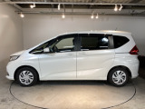 大きく開いて、乗り降りしやすい両側電動スライドドアです。