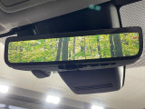 【デジタルインナーミラー】後席の大きな荷物や同乗者で後方が確認しづらい時でも安心!カメラが撮影した車両後方の映像をルームミラー内に表示。クリアな視界で状況の確認が可能です!