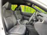 運転席シート廻りは使用感も少なく、良好な状態となっています。前オーナー様が丁寧に使っていたことがよくわかりますね。