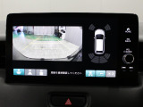 【バックカメラ】シフトを「R」の位置に入れると、自動的に画面がカメラ映像に切り替わり後方の視界をサポートする必須装備です!