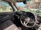 運転席周りはすっきりとしているので、運転がしやすいです。
