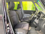 運転席シート廻りは使用感も少なく、良好な状態となっています。前オーナー様が丁寧に使っていたことがよくわかりますね。