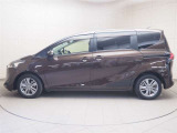 両側パワースライドドア付きだから、狭い駐車スペースなどでの 乗り降りラクラク!小さなお子さまのいるご家庭には嬉しい装備。