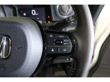 Hondaセンシングの機能のひとつ、アダプティブクルーズコントロール付!アクセルから足を離しても設定したスピードと前車との車間を保ち走行してくれます!車線維持もアシスト☆高速道路で疲労軽減ですね☆