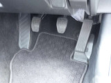 オルガンペダルを採用
