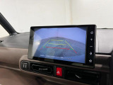 バックカメラついてます。しかもディスプレイオーディオ♪見た目もスマートで操作も簡単。車内の快適さがグッと上がるので日ぜひ一度使ってみてください