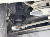 お車を安心してお乗りいただく為には、足回りの定期点検が欠かせません。サービスサポート(有償保証)では無料点検もご提供しており、安心のカーライフをお過ごしいただけるサポート体制が整っています。