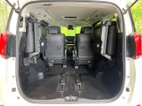 【パワーバックドア】スマートキーや運転席のボタンを押すだけでリアゲートが自動で開閉します!荷物を持っている時や、高い位置にあるバックドアを閉める際に便利な機能です♪