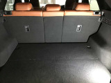シート倒すとこんなに広々空間が!大きなに元を乗せる時でも心配ご無用!