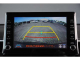 【バックモニター】 後退時に車両の後ろ側を表示します。車庫入れなどでバックする際に安心です。