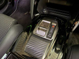 シフトレバーも操作性良く出来ています。運転縞柄ドライブモードを切り替え可能です