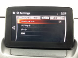 レバーをAUTOの位置にしているとき、レインセンサーが雨を感知すると、雨量に応じてワイパーが自動で作動してくれるオートワイパーを装備!設定変更で非作動にすると、間欠作動に固定されます。