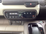 エアコンは勿論オートエアコン☆運転席はシートヒーターが付属しております♪
