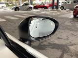 【ブラインドスポットモニタリング】後続から近づいてくる車両の検知ができ、車線変更も安心して行えます。