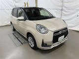 広々とした車内空間に優れた燃費性能。更にデザインも上質で人気のお車です!