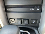 DVDデッキ。運転席&助手席にシートヒーター、ハンドルヒーター付いてます。寒い日に助かります