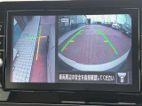 左サイドカメラとフロントカメラ運転席から死角となりやすい車両左前部分や前方部分もバッチリ見えます♪