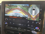 【パノラミックビューモニター】専用のカメラにより、上から見下ろしたような視点で360度クルマの周囲を確認することができます☆死角部分も確認しやすく、狭い場所での切り返しや駐車もスムーズに行えます。