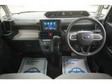 運転にかかわる様々な操作を安全に行えるように視点移動が少なく、操作性に配慮されたスイッチ類が凝縮されたコクピットです。