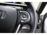 Hondaセンシングの機能のひとつ、アダプティブクルーズコントロール付!アクセルから足を離しても設定したスピードと前車との車間を保ち走行してくれます!車線維持もアシスト☆高速道路で疲労軽減ですね☆