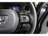 Hondaセンシングの機能のひとつ、アダプティブクルーズコントロール付!アクセルから足を離しても設定したスピードと前車との車間を保ち走行してくれます!車線維持もアシスト☆高速道路で疲労軽減ですね☆