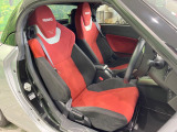 運転席シート廻りは使用感も少なく、良好な状態となっています。丁寧に使われていたことがよくわかりますね。