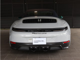 サイドの PORSCHE ロゴ デカール(シルバー)