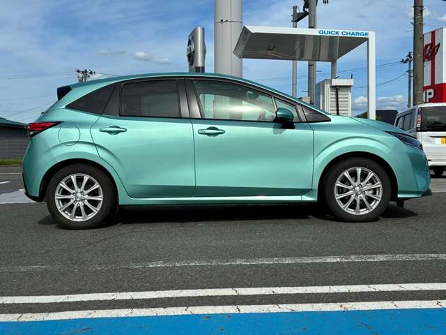 日産 ノート 1.2 X FOUR 4WD の中古車詳細 (35,000km, サーフグリーン