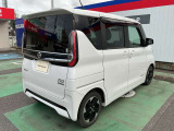後方視界も良く、リアワイパー付いています