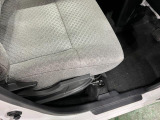 痛みの出やすい運転席シートの角、フロアマット、座面、ともに良好です