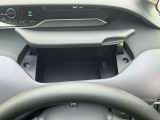 インパネ全体は写真の通りです!広々の運転席!運転席周りのボタンも操作しやすいです!写真で見切れている部分で見たい箇所があればお気軽にお問い合わせください!!