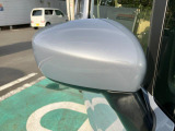 ドアミラーは電動格納仕様です!