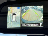 車を真上から見ているように、周囲の状況を把握しながら安心して駐車が行えるアラウンドビューモニター!