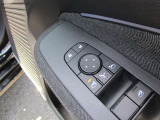 ドアミラーの鏡面の調節、格納は運転席からすべて操作できます!