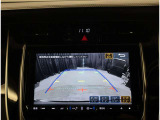バックモニター付き。駐車の際のサポートとなり、必須アイテムのひとつですよね。それでも、バックする際は必ずご自身の目で確認をしてください。