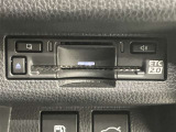 高速道路で便利な【ETC2.0】を装備しています。光ビーコン搭載で渋滞情報などナビゲーションと連動することで機能も充実いたします。他、観光施設に立ち寄るための高速料金割引サービス等もございます。