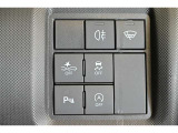 全車1年間走行距離無制限の保証付き!法定12ヶ月点検に準じた納車前整備を行います。「走る、曲がる、止まる」という車の基本性能に関わる機能や状態をチェックし、メンテナンスを実施します。