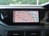 ディスカバーメディア搭載。「VW Connect」というeSIMが内蔵された画期的なシステムです。地図データなど自動で情報を更新することができるのが大きな魅力。なお、CD/DVD・TVは廃止されてます