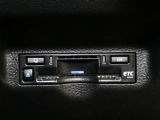 ETC車載器付きです。高速道路の料金所渋滞も解消!落ち着いてスムーズに通過できます。今や必需品の一つとなった装備ですね。