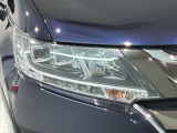 LEDヘッドライトは、点灯の瞬間から最大光量を発揮し、突然暗くなるトンネルなどでの安定感を高めます。