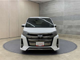 お車購入のポイントとなるフロントマスクです。上質で迫力あるデザインですね☆☆