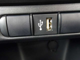 前席に充電用のUSBType-C端子があります