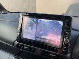 空から見下ろしているような視点で周囲を確認できるアラウンドビューモニター。駐車時にとても便利です。